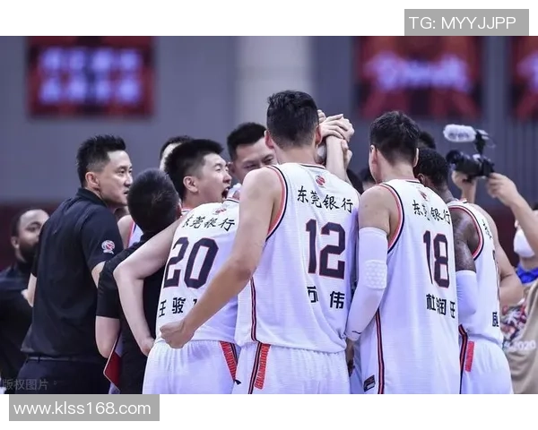 广州篮球队与武汉篮球队赛后复盘分析比赛节奏与战术执行的关键因素