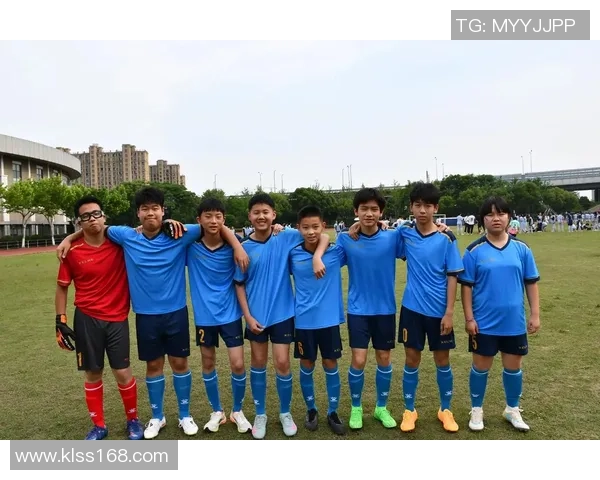 汕尾足球明星赛精彩对决比分揭晓球迷热情高涨欢呼不断 汕尾足球明星赛精彩对决比分揭晓球迷热情高涨欢呼不断