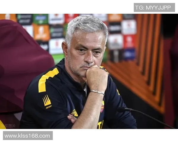 足球明星与俱乐部教练薪资揭秘谁的收入更高影响因素分析 足球明星与俱乐部教练薪资揭秘谁的收入更高影响因素分析