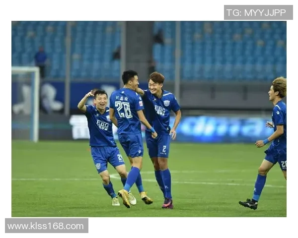 南京羽毛球队在冠军赛积分榜上以87分稳居第一名展现强劲实力